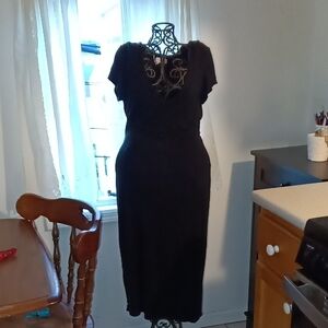 See You Monday Black V-Neck Short Sleeve Midi Dress